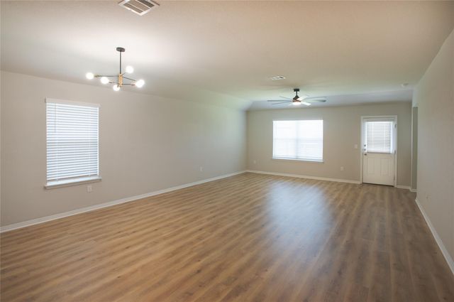 108 Freedom Park Ave, Liberty Hill, TX 78642