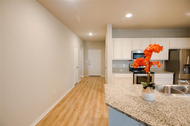 108 Freedom Park Ave, Liberty Hill, TX 78642