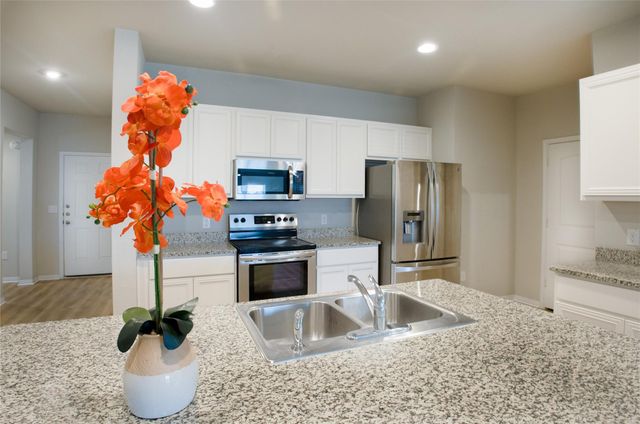 108 Freedom Park Ave, Liberty Hill, TX 78642