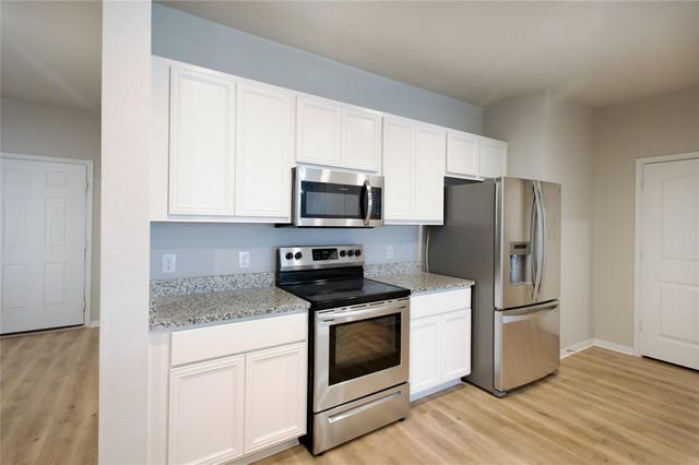 108 Freedom Park Ave, Liberty Hill, TX 78642