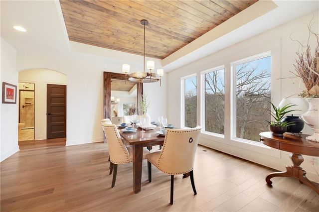 336 Thoreau Circle, Lee's Summit, MO 64081
