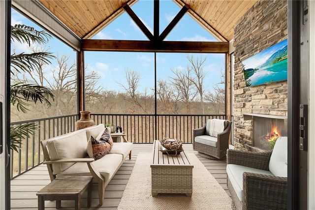 336 Thoreau Circle, Lee's Summit, MO 64081