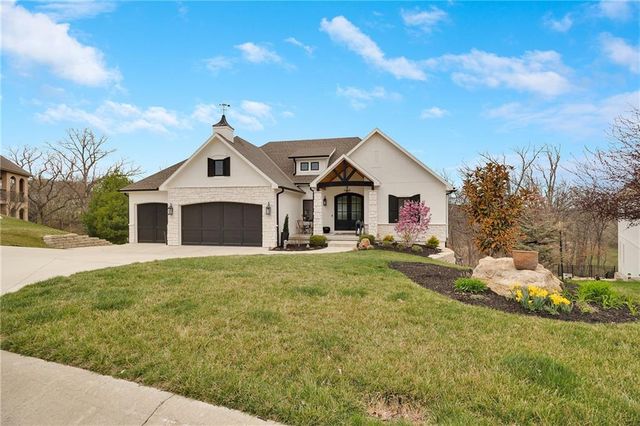 336 Thoreau Circle, Lee's Summit, MO 64081