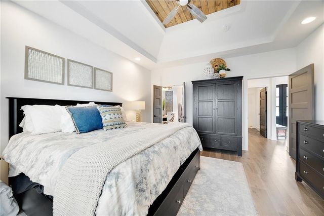 336 Thoreau Circle, Lee's Summit, MO 64081