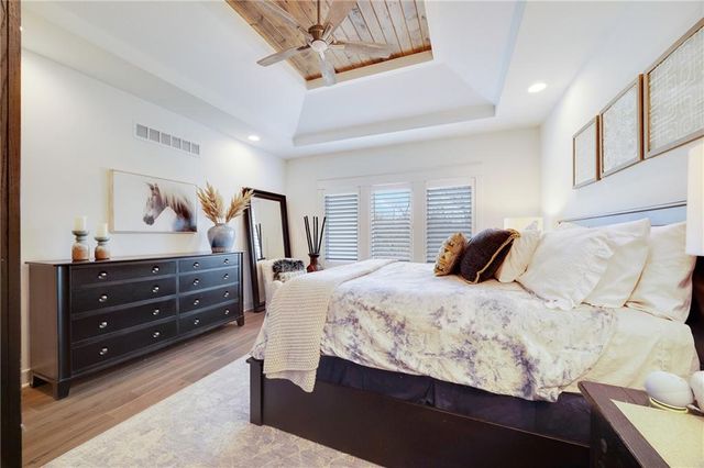 336 Thoreau Circle, Lee's Summit, MO 64081