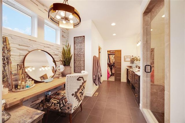 336 Thoreau Circle, Lee's Summit, MO 64081