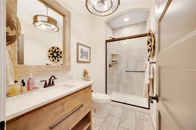 336 Thoreau Circle, Lee's Summit, MO 64081