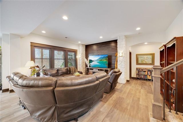 336 Thoreau Circle, Lee's Summit, MO 64081