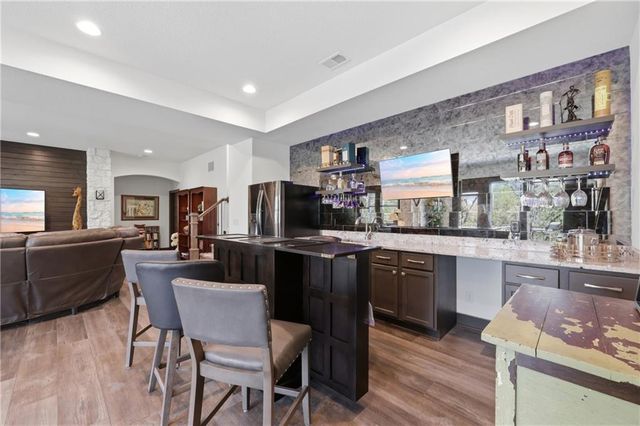 336 Thoreau Circle, Lee's Summit, MO 64081
