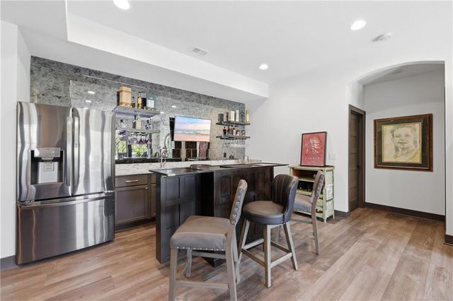 336 Thoreau Circle, Lee's Summit, MO 64081