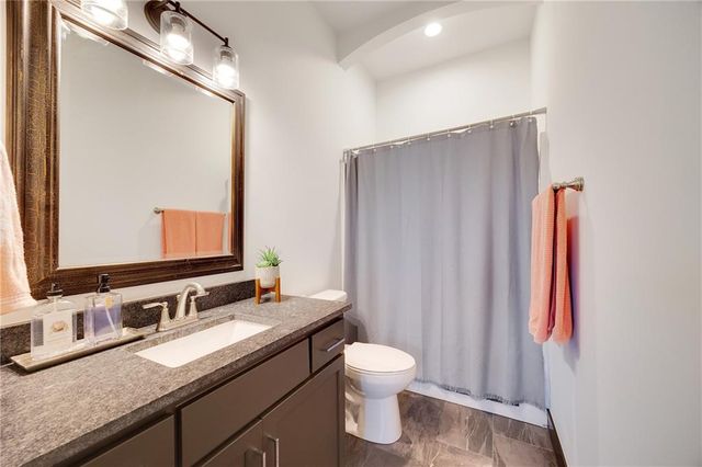 336 Thoreau Circle, Lee's Summit, MO 64081