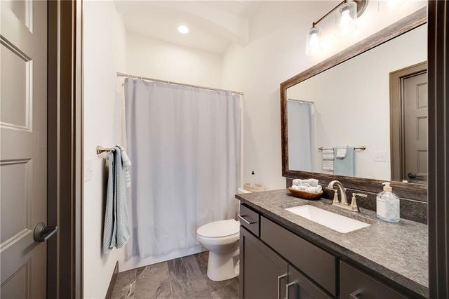 336 Thoreau Circle, Lee's Summit, MO 64081