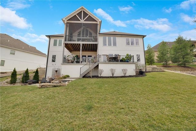 336 Thoreau Circle, Lee's Summit, MO 64081