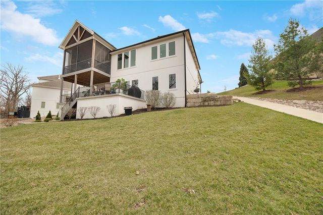 336 Thoreau Circle, Lee's Summit, MO 64081