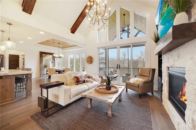 336 Thoreau Circle, Lee's Summit, MO 64081