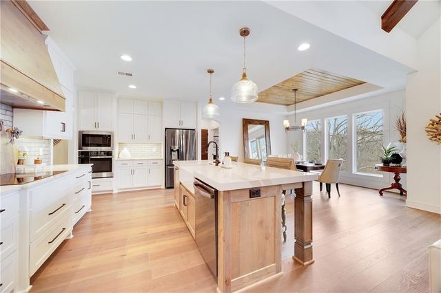 336 Thoreau Circle, Lee's Summit, MO 64081