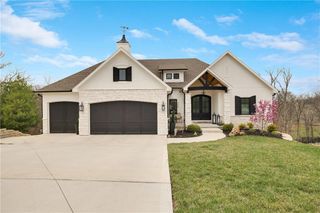 336 Thoreau Circle, Lee's Summit, MO 64081