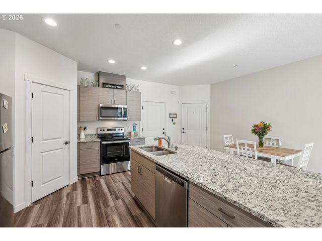 330 S KELLER Ct, Ridgefield, WA 98642