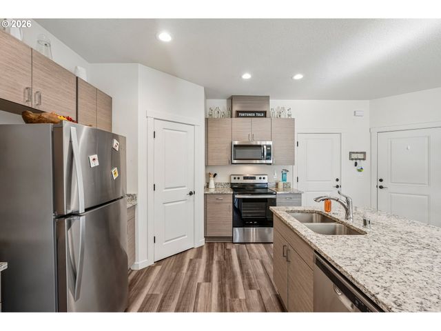 330 S KELLER Ct, Ridgefield, WA 98642