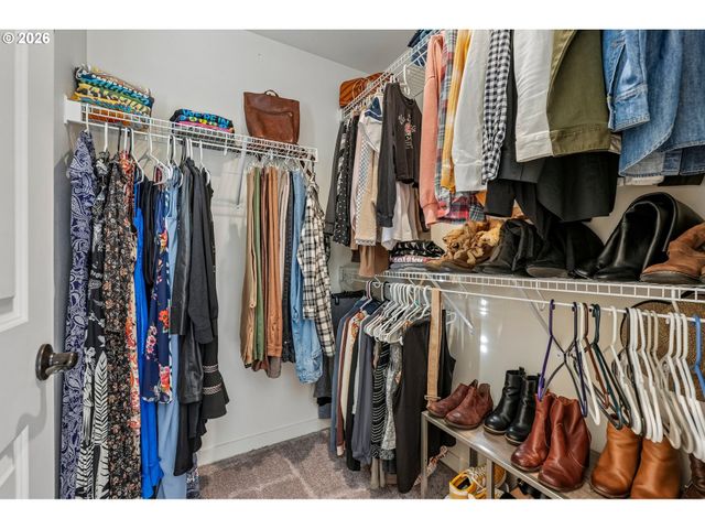 330 S KELLER Ct, Ridgefield, WA 98642