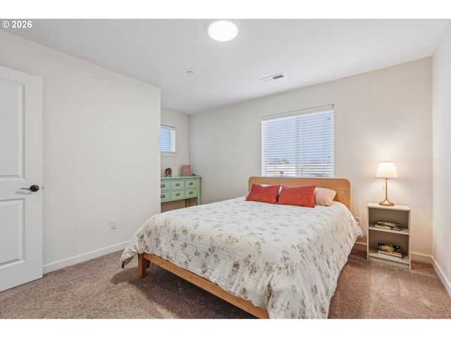 330 S KELLER Ct, Ridgefield, WA 98642