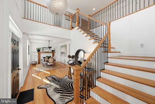 370 HOLMES DR NW, Vienna, VA 22180