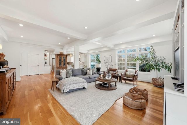 370 HOLMES DR NW, Vienna, VA 22180