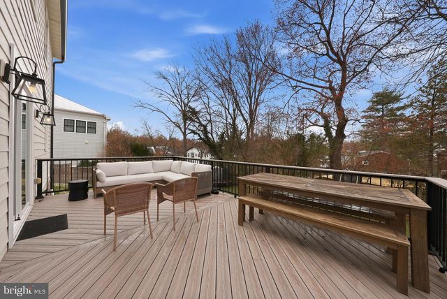 370 HOLMES DR NW, Vienna, VA 22180