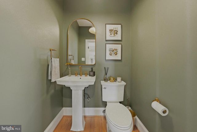 370 HOLMES DR NW, Vienna, VA 22180