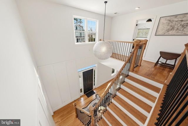 370 HOLMES DR NW, Vienna, VA 22180