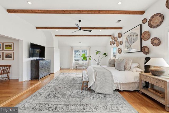 370 HOLMES DR NW, Vienna, VA 22180