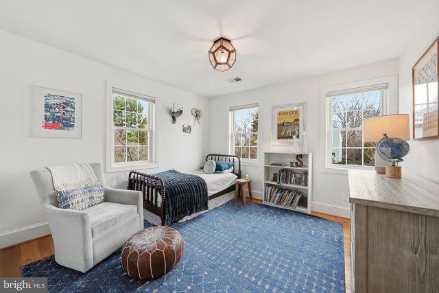 370 HOLMES DR NW, Vienna, VA 22180