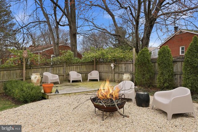 370 HOLMES DR NW, Vienna, VA 22180