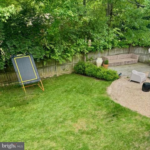 370 HOLMES DR NW, Vienna, VA 22180