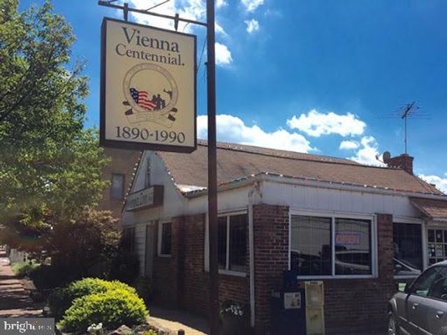 370 HOLMES DR NW, Vienna, VA 22180