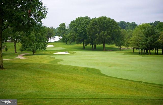 370 HOLMES DR NW, Vienna, VA 22180