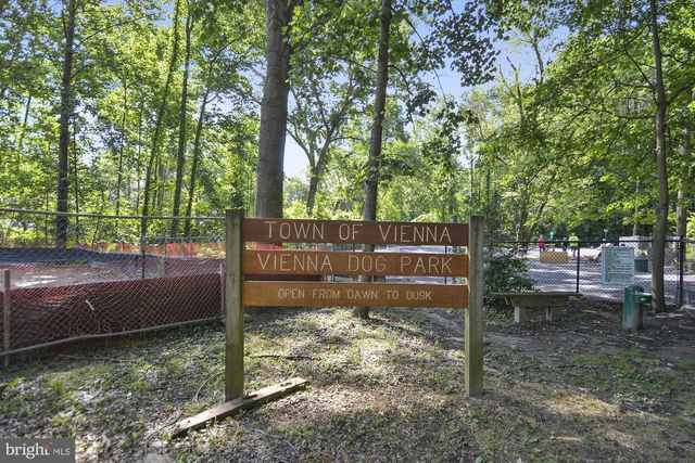 370 HOLMES DR NW, Vienna, VA 22180