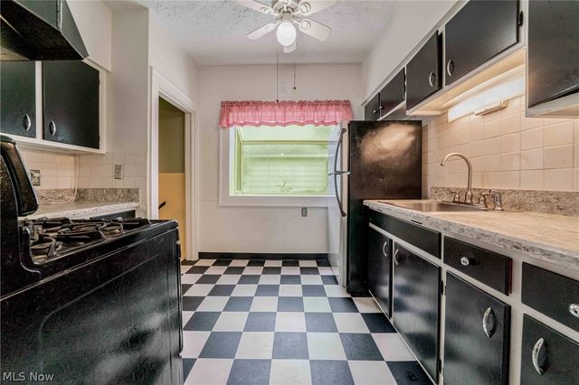 3034 W 112th Street, Cleveland, OH 44111