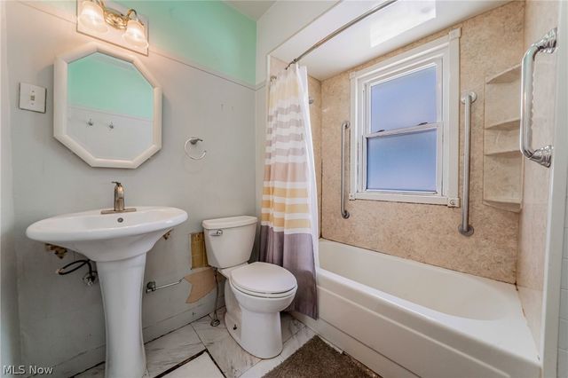 3034 W 112th Street, Cleveland, OH 44111