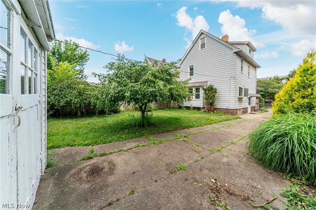 3034 W 112th Street, Cleveland, OH 44111