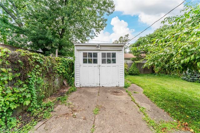 3034 W 112th Street, Cleveland, OH 44111