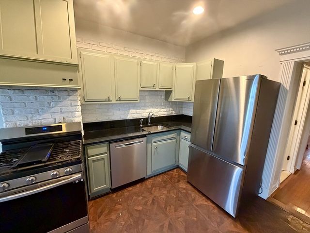 324 Chelsea Street 3, Boston, MA 02128