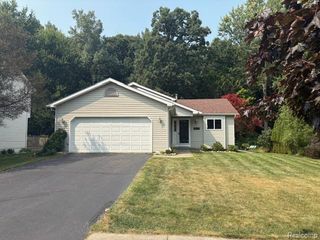 2674 Onagon Trail Trail, Waterford Charter Township, MI 48328