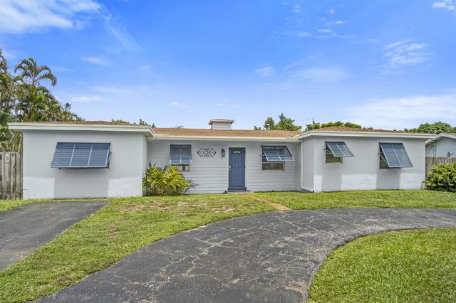 3280 Churchill Drive, Boynton Beach, FL 33435