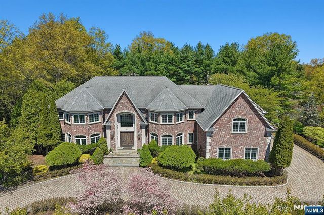 47 Cortland Trail, Mahwah, NJ 07430
