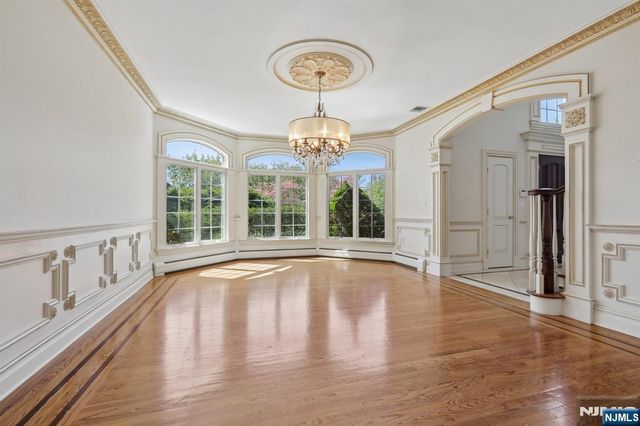 47 Cortland Trail, Mahwah, NJ 07430