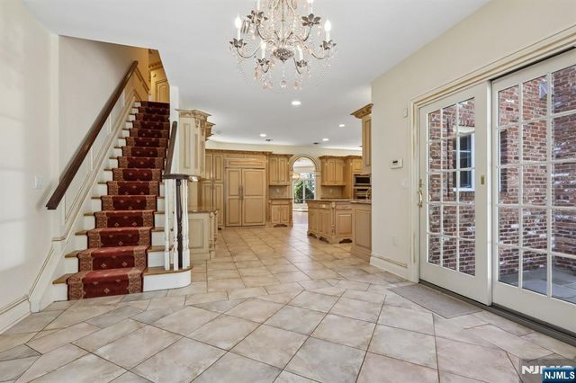 47 Cortland Trail, Mahwah, NJ 07430