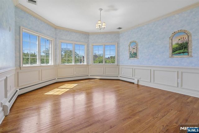 47 Cortland Trail, Mahwah, NJ 07430