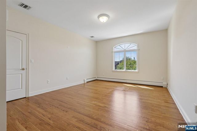 47 Cortland Trail, Mahwah, NJ 07430