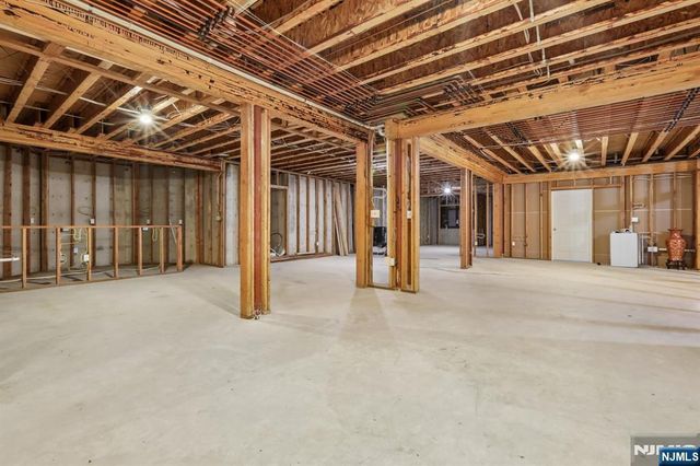47 Cortland Trail, Mahwah, NJ 07430